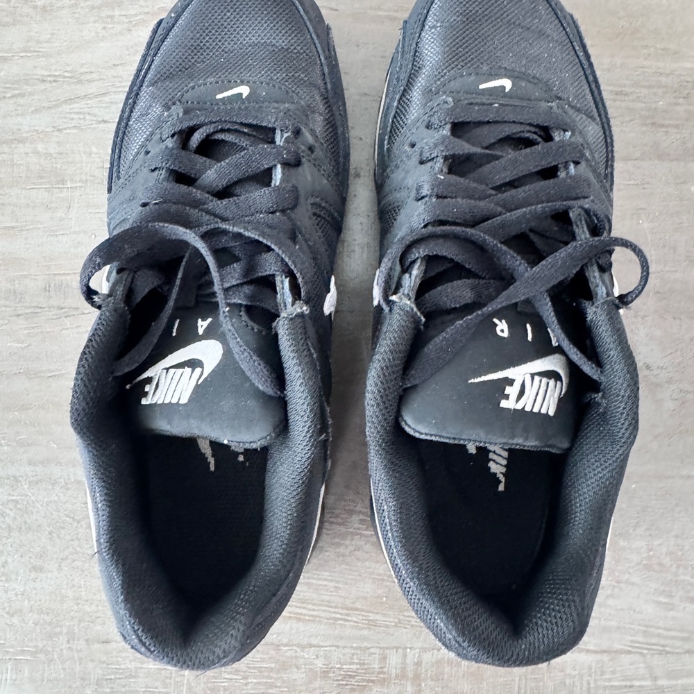 Nike Black and White Athletic Shoes